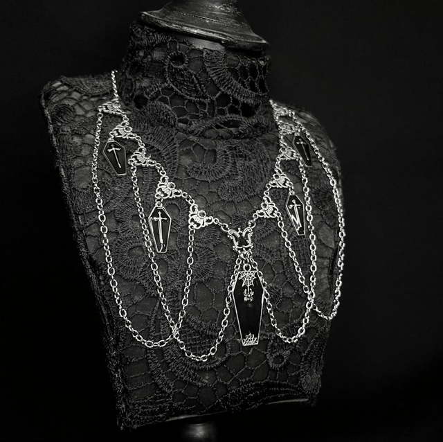 Laid to rest necklace 