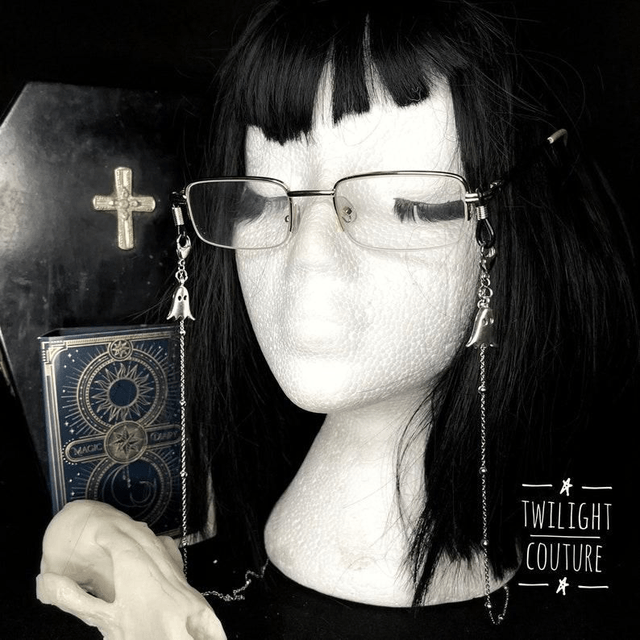 Boo Glasses chain