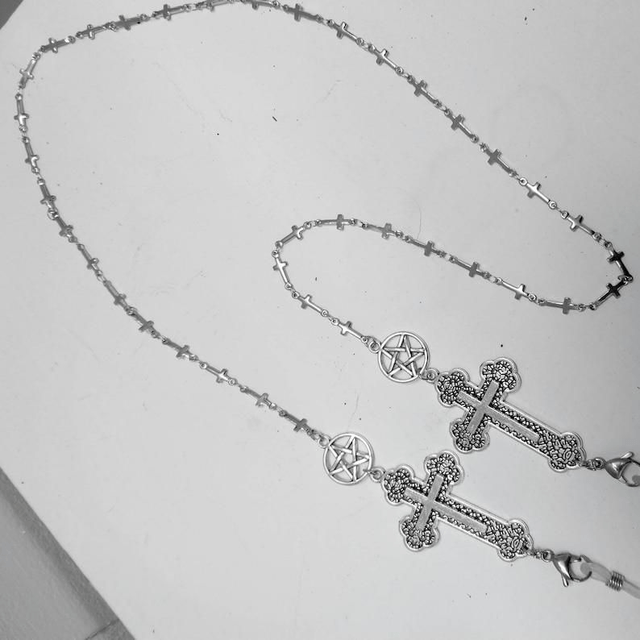 Satanic glasses chain