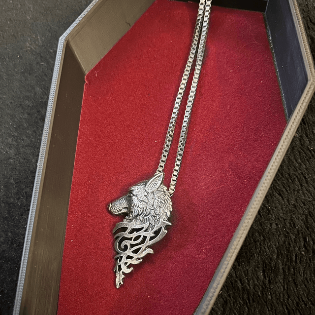 Wolf necklace 