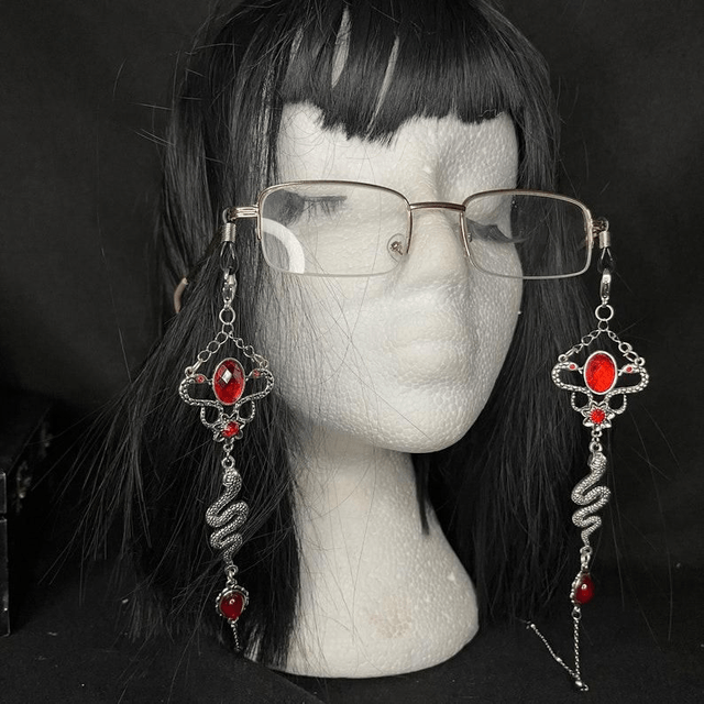 Serpent glasses chain