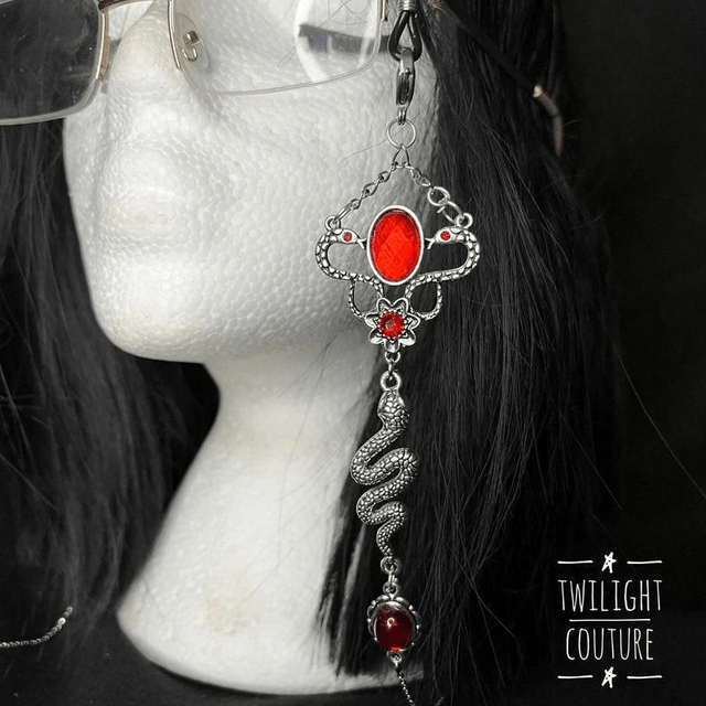 Serpent glasses chain