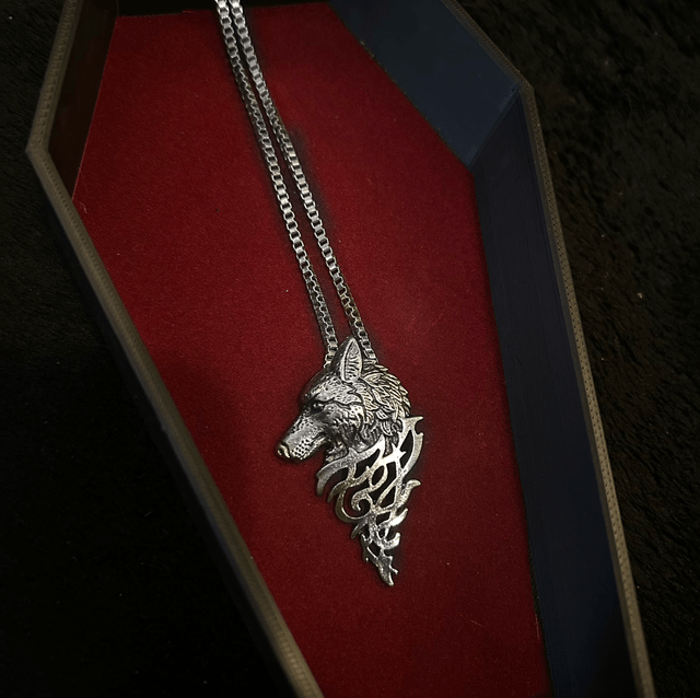 Wolf necklace 