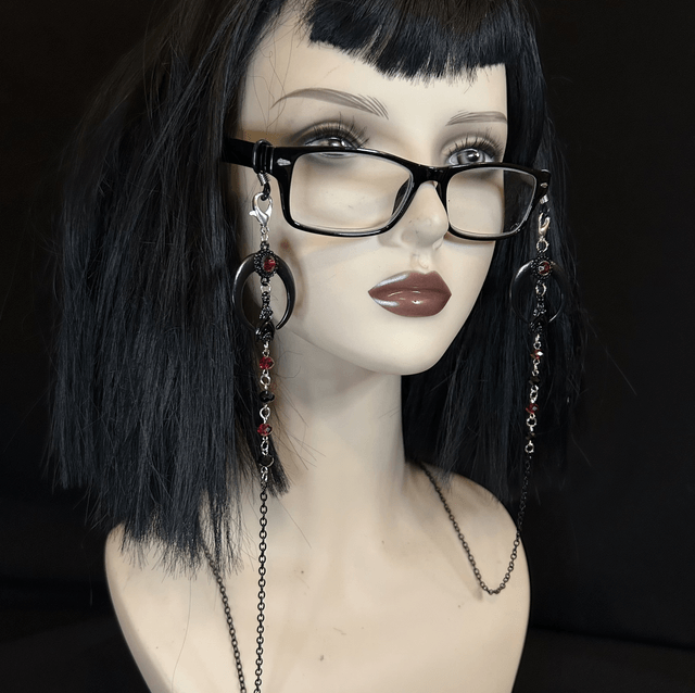 Noctura glasses chains 