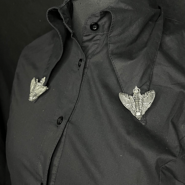 Death Moth II collar pin