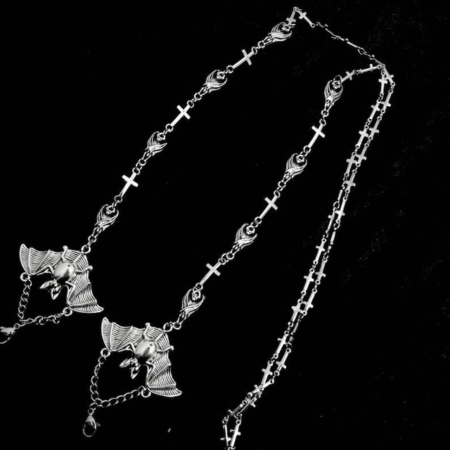 Vampire bat glasses chain