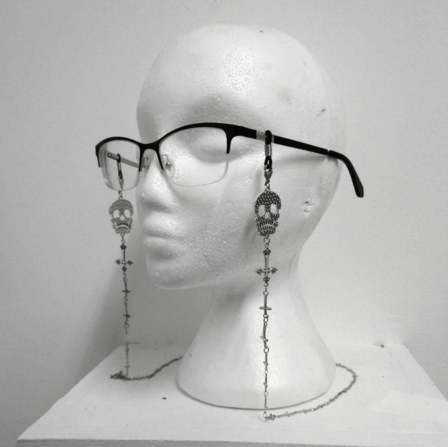 Necromancer glasses chains