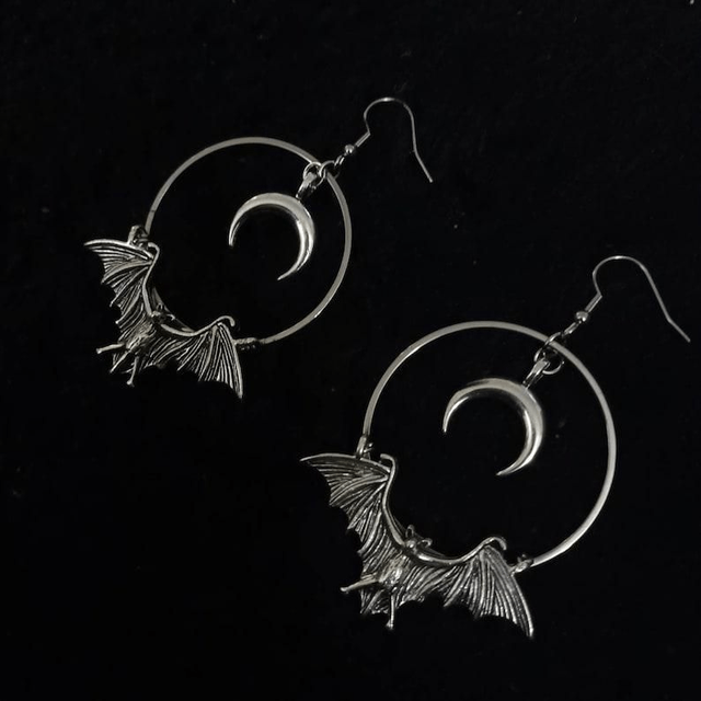 Nocturnal earrings