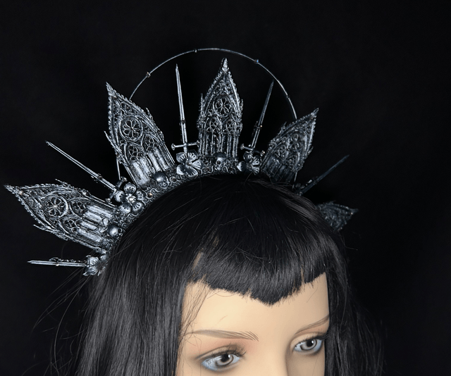Sanctis Crown