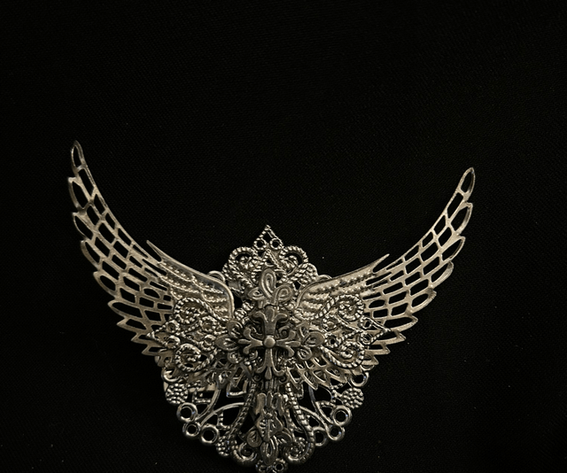 Arch angel brooch/clip
