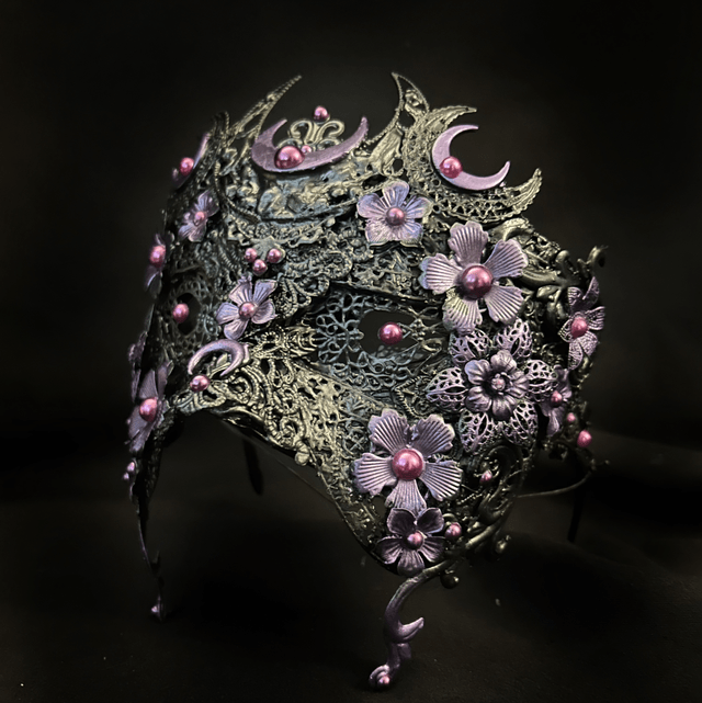 Lunara mask and crown set 