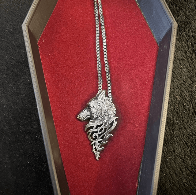 Wolf necklace 