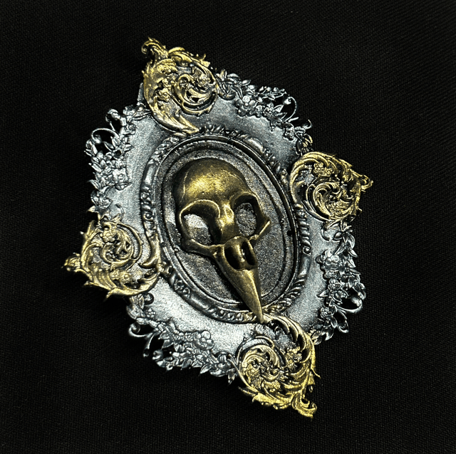 Corvus brooch/clip