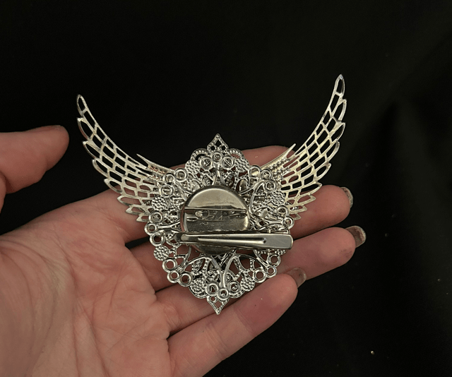 Arch angel brooch/clip