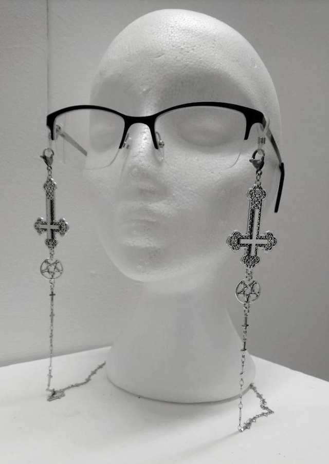 Satanic glasses chain