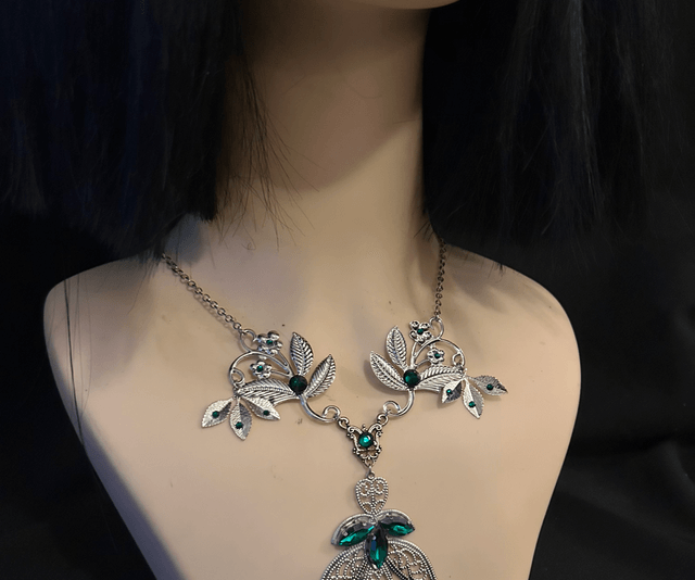 Leaf necklace