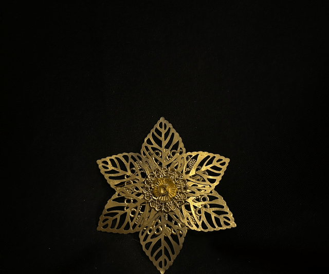 Autumnal brooch