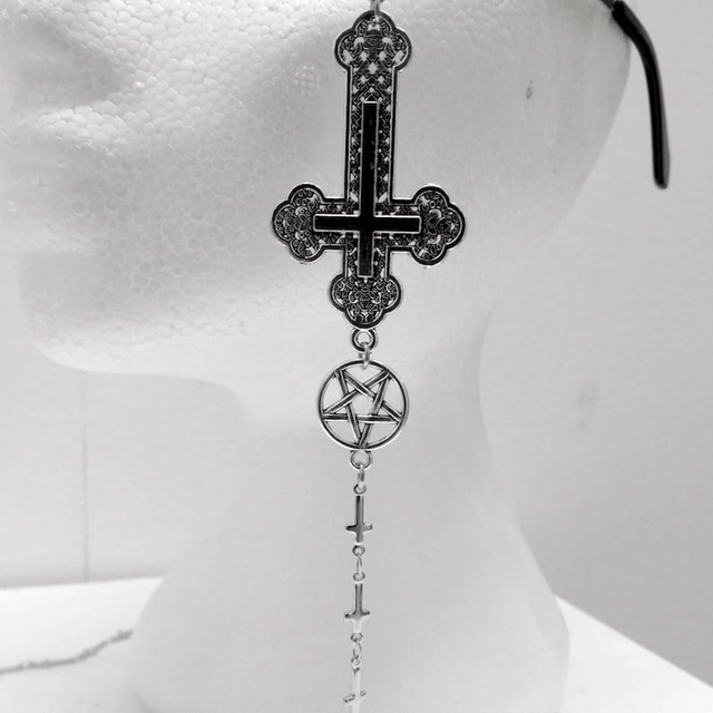 Satanic glasses chain