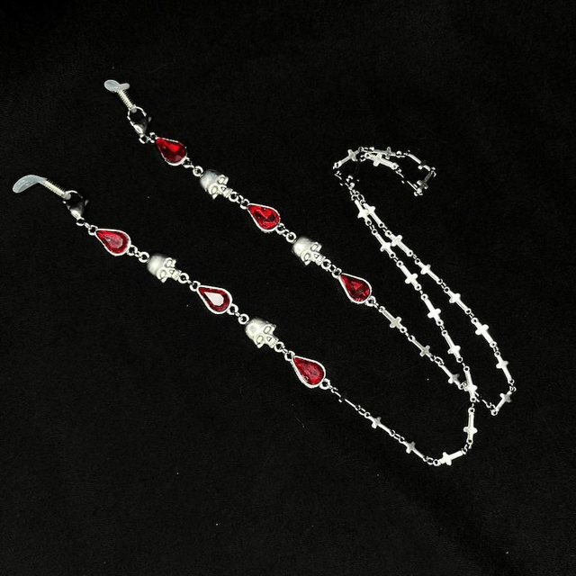 Betrayed Glasses chain