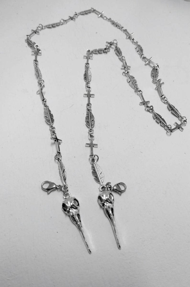 Nevermore Glasses Chains 