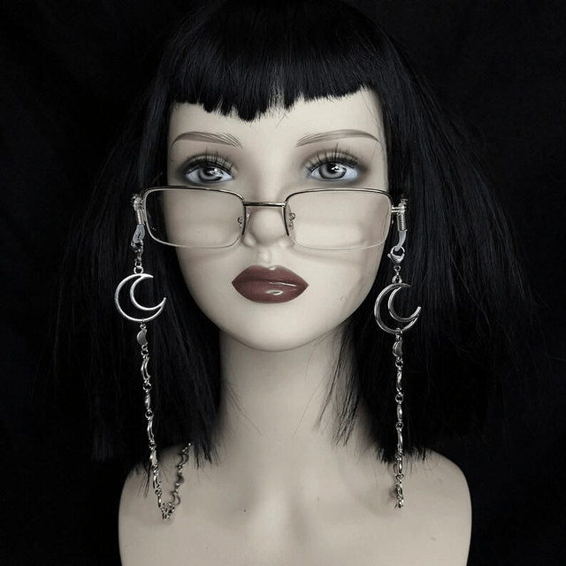 Crescent glasses chain