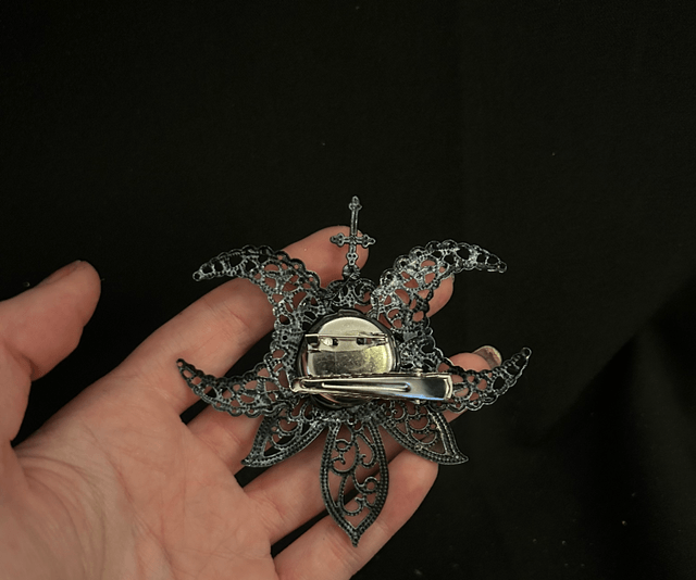 Sacred brooch 