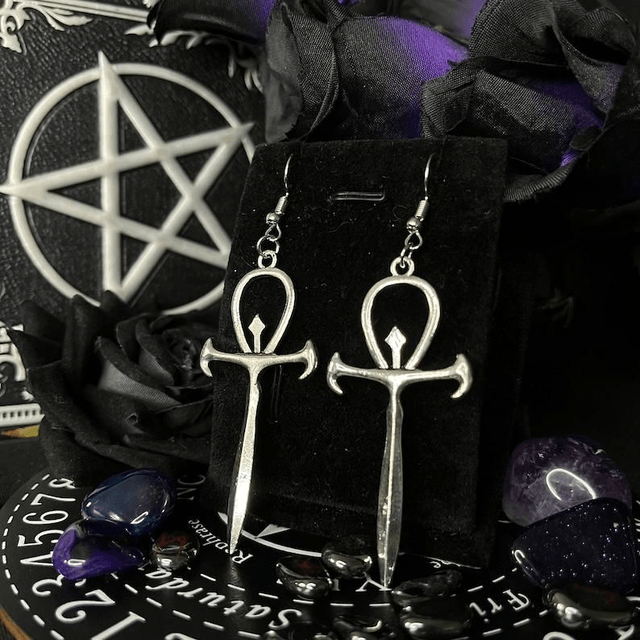Vampyre earrings 