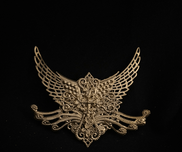 Arch angel gold brooch/clip