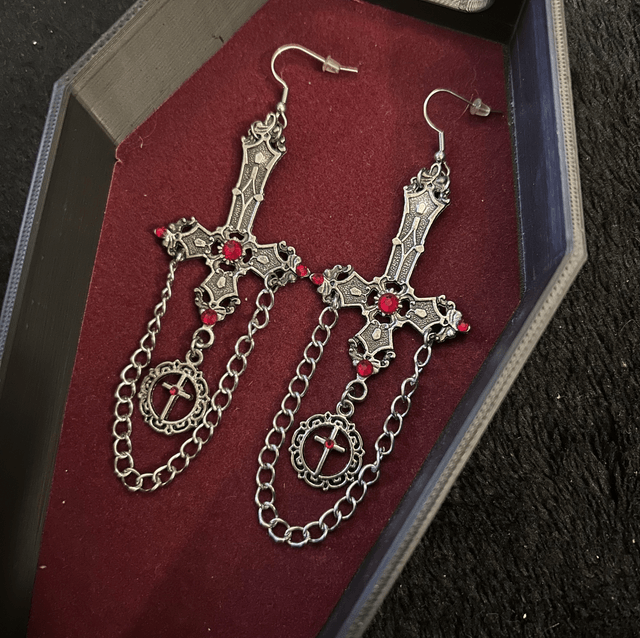 Omen earrings 