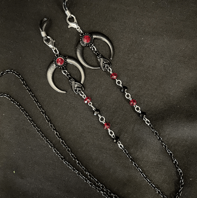 Noctura glasses chains 