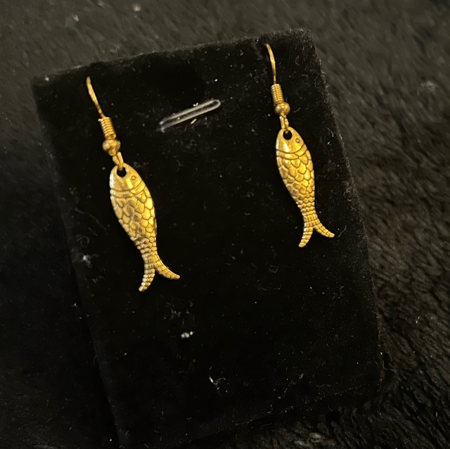 Tiny gold fish earrings 