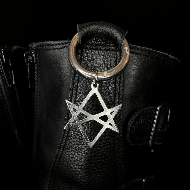 Hexagram boot clip