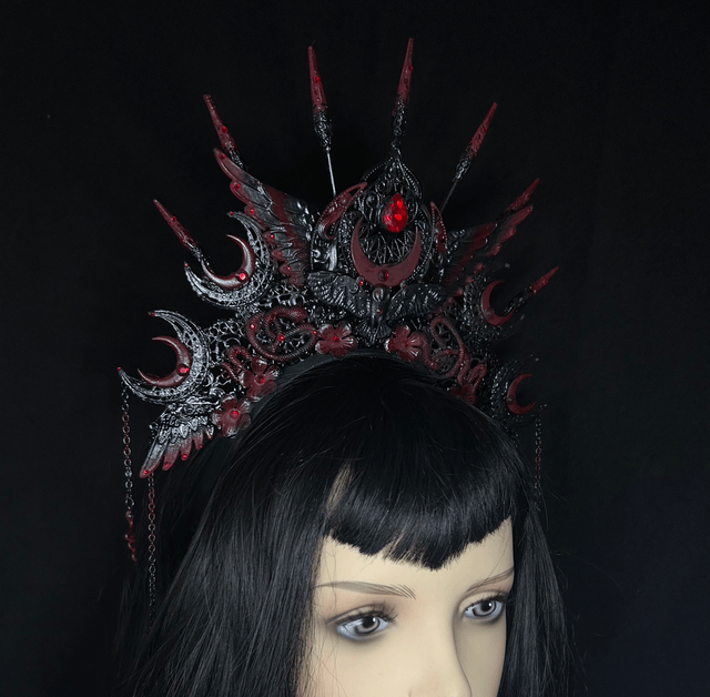 Lilith crown 
