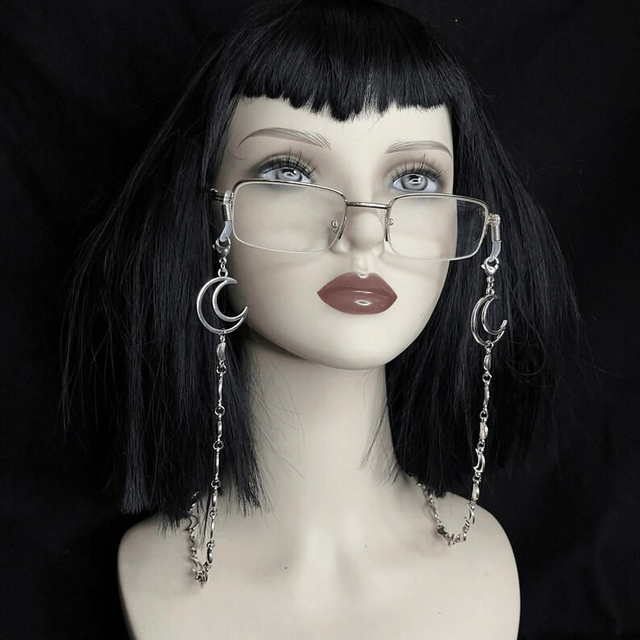 Crescent glasses chain