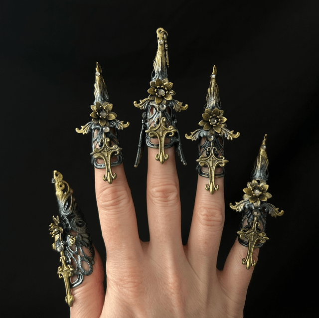 Elysia nail claws 