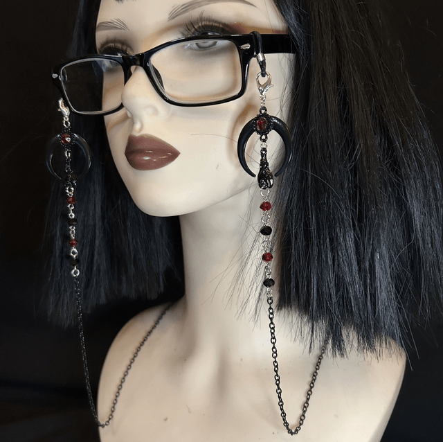 Noctura glasses chains 
