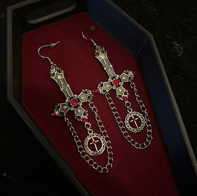 Omen earrings 