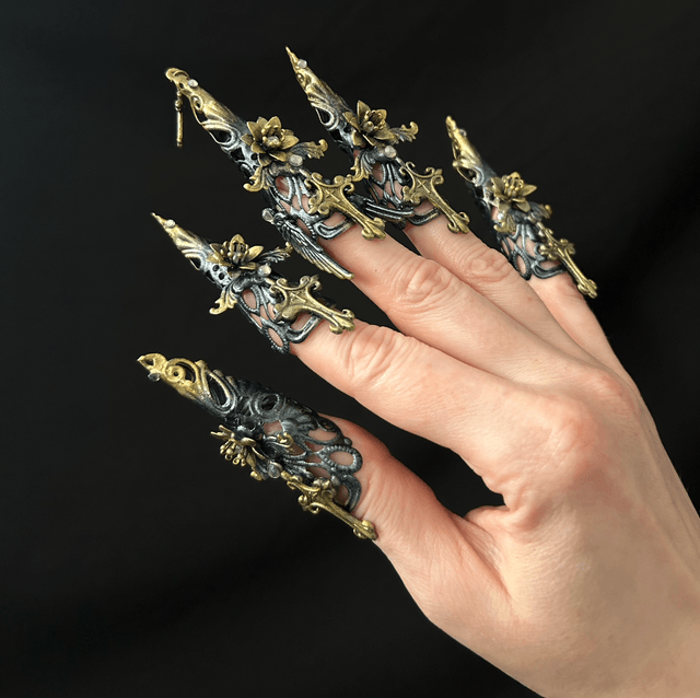 Elysia nail claws 