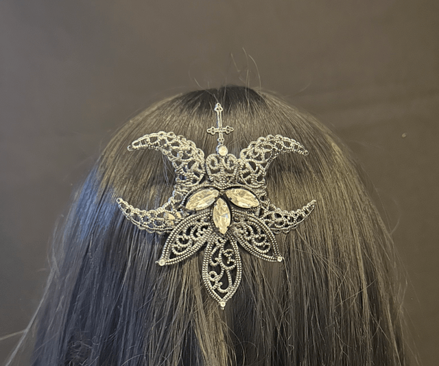 Sacred brooch 