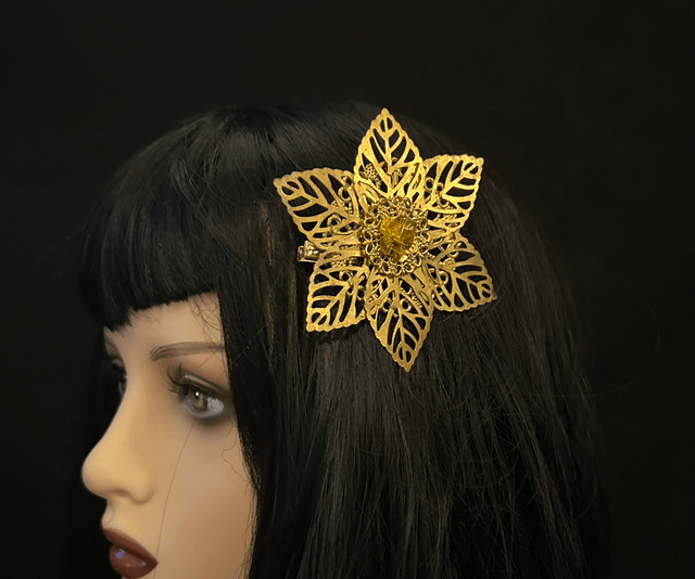 Autumnal brooch