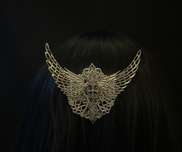 Arch angel brooch/clip