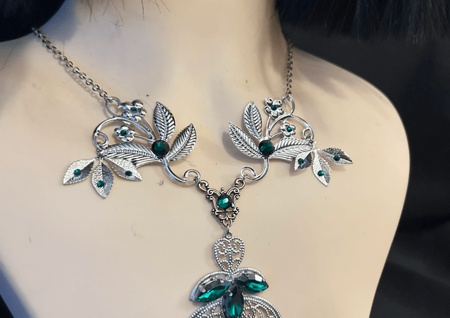 Leaf necklace