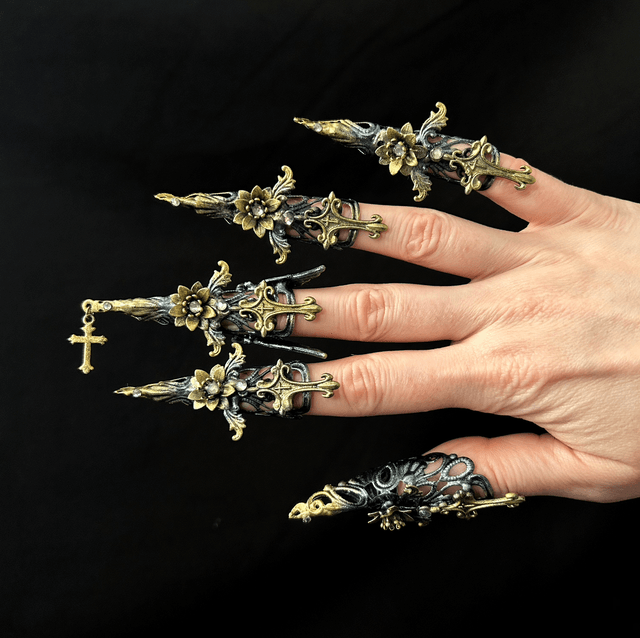 Elysia nail claws 
