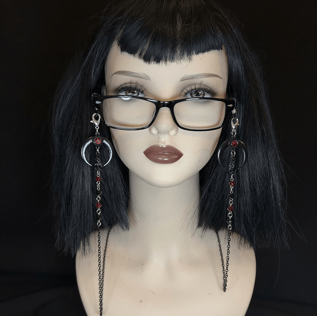 Noctura glasses chains 