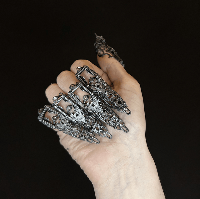 Cathedral nail claws 