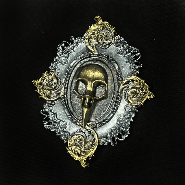 Corvus brooch/clip