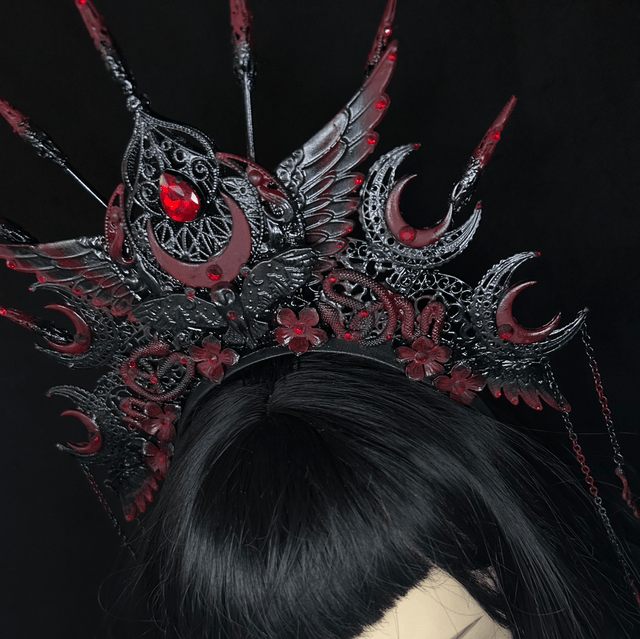 Lilith crown 