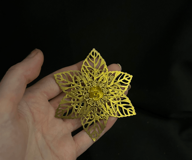 Autumnal brooch