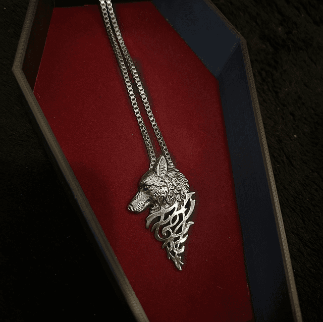 Wolf necklace 
