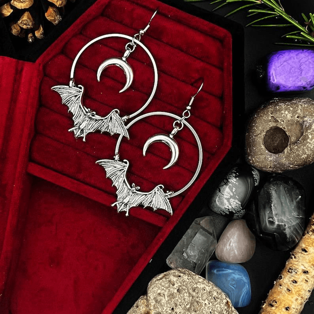 Nocturnal earrings